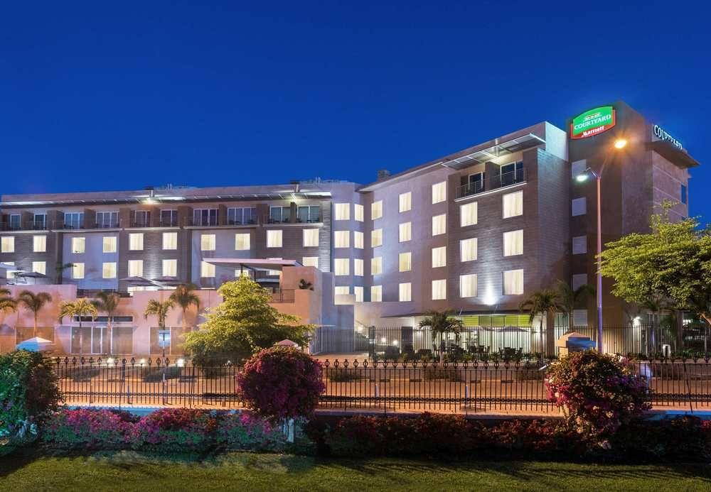 Courtyard By Marriott Kingston, Jamaica Hotel Екстериор снимка