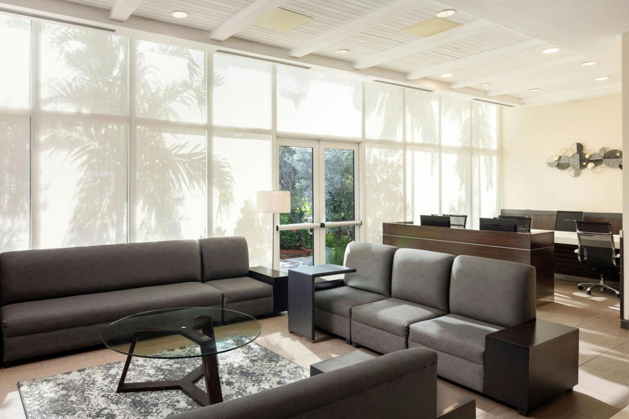 Courtyard By Marriott Kingston, Jamaica Hotel Екстериор снимка