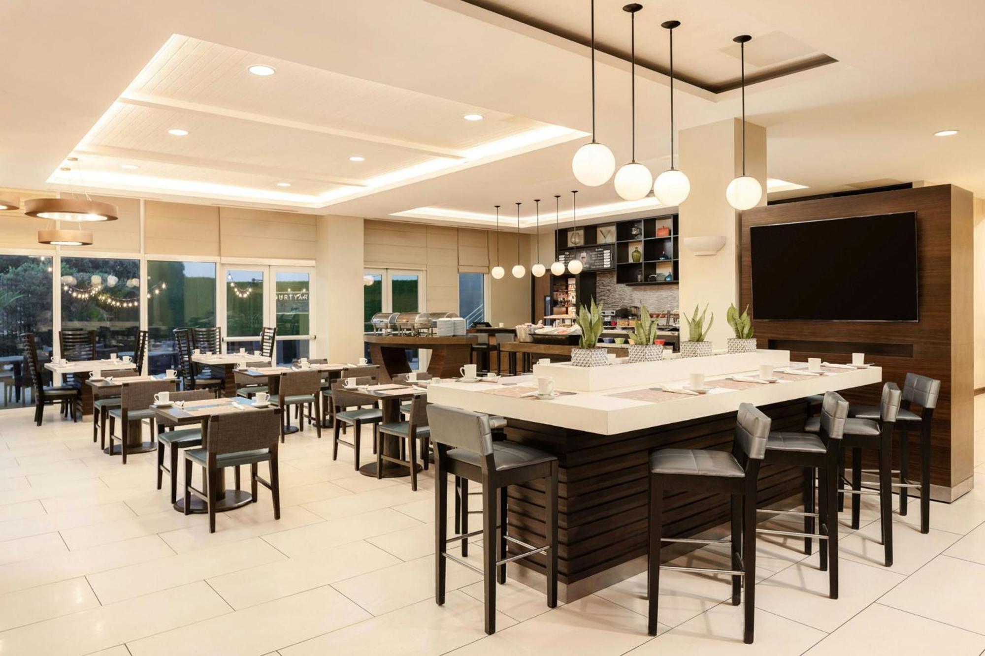 Courtyard By Marriott Kingston, Jamaica Hotel Екстериор снимка