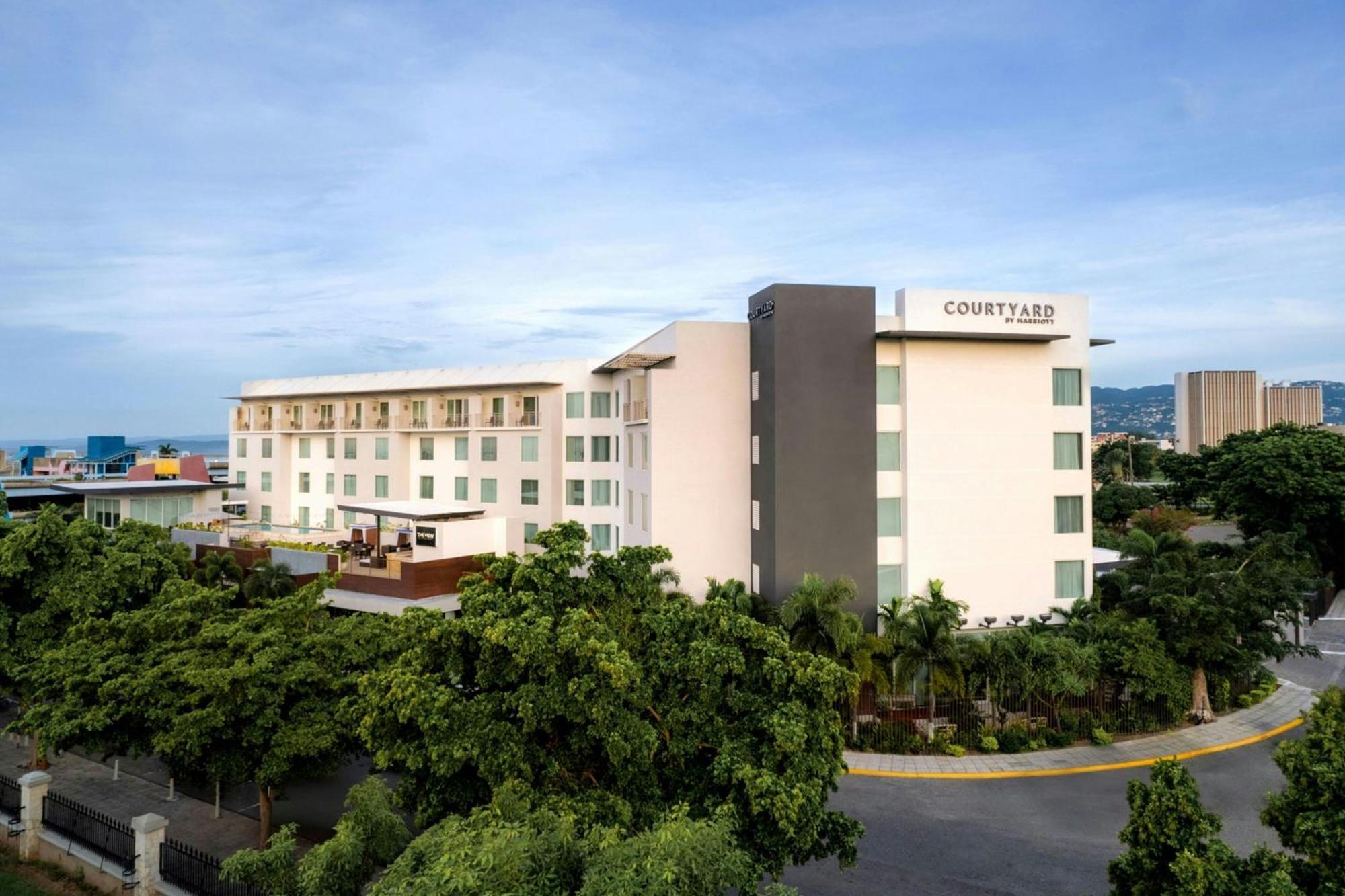 Courtyard By Marriott Kingston, Jamaica Hotel Екстериор снимка