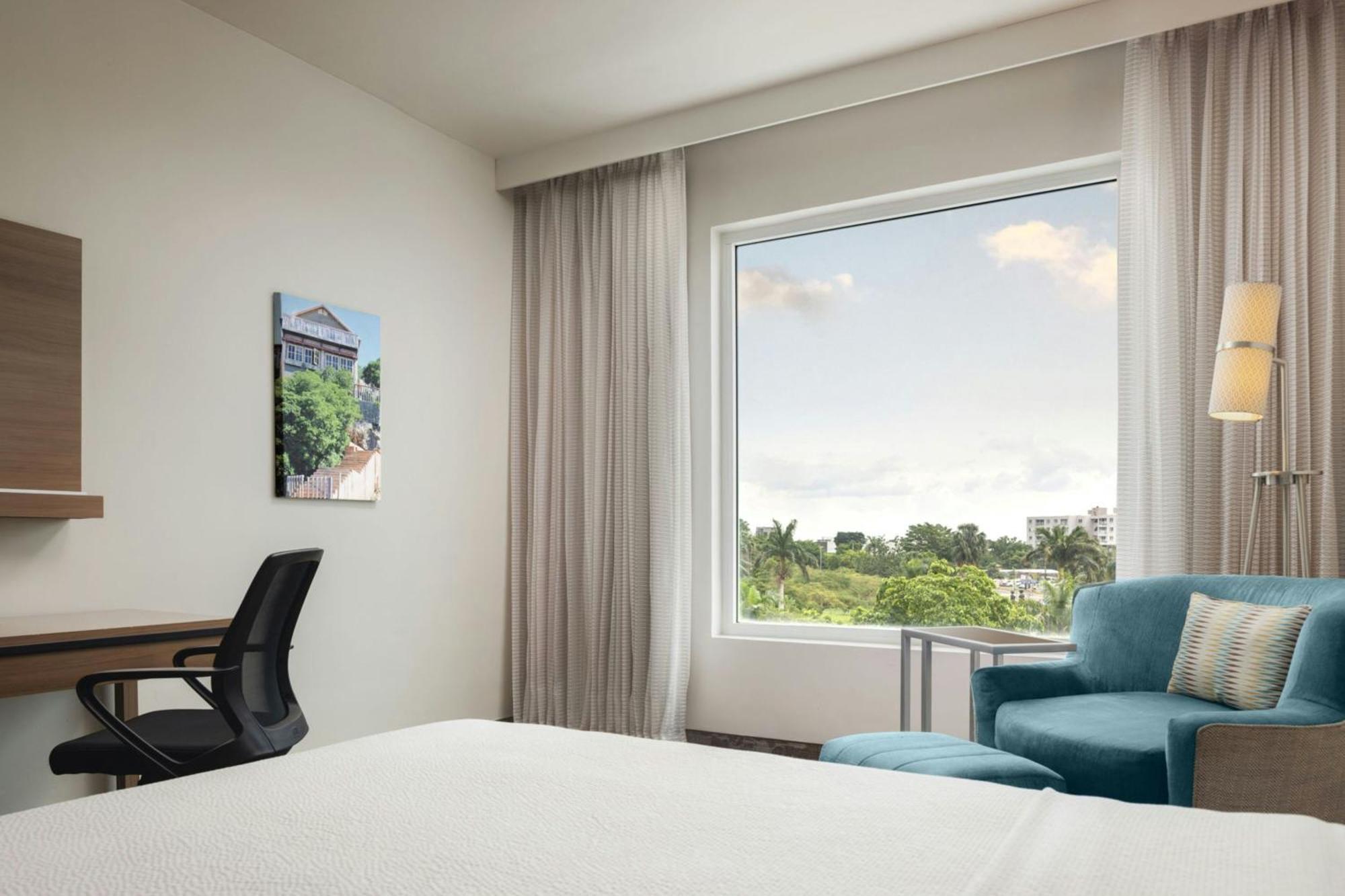 Courtyard By Marriott Kingston, Jamaica Hotel Екстериор снимка