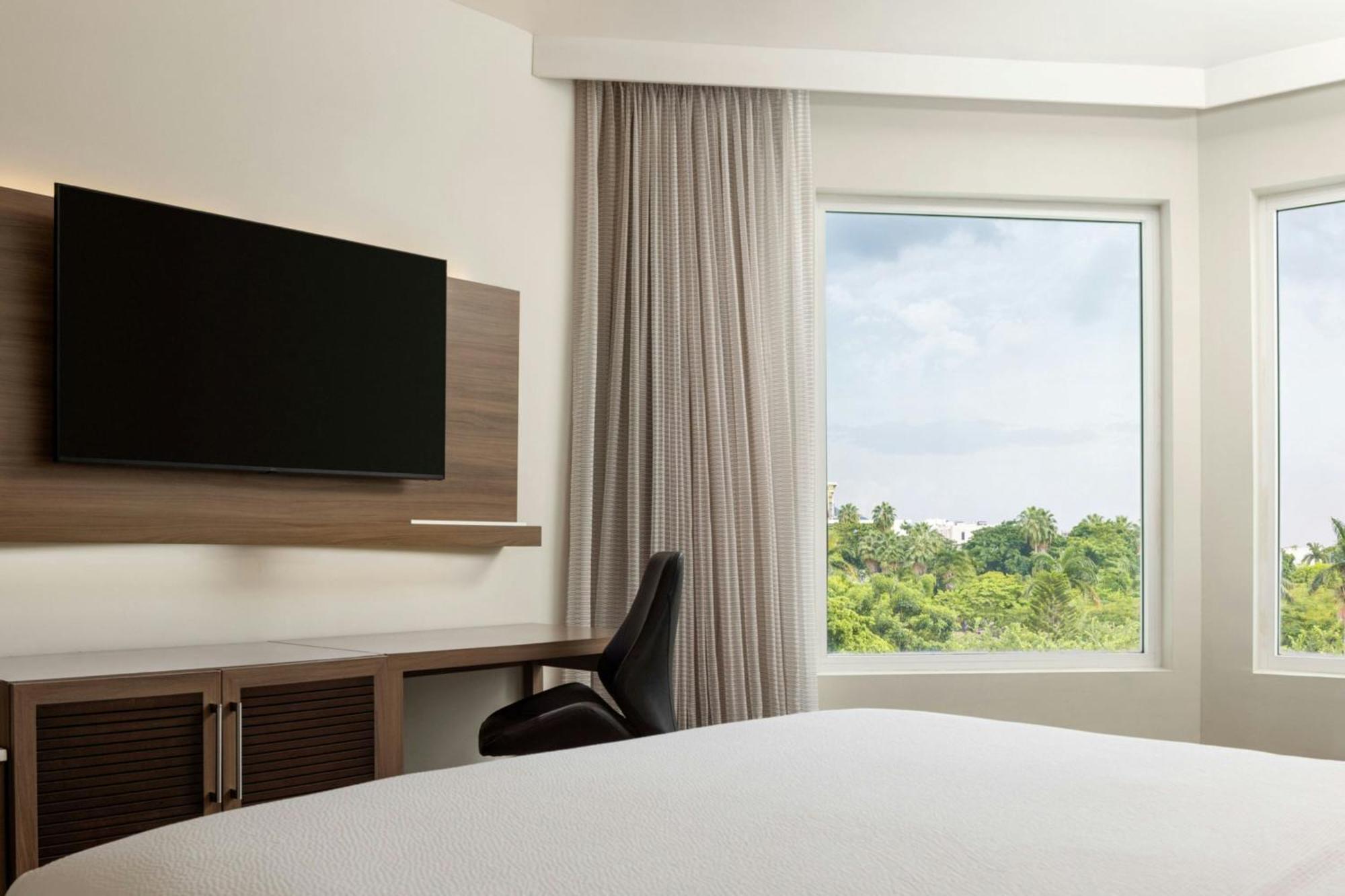 Courtyard By Marriott Kingston, Jamaica Hotel Екстериор снимка