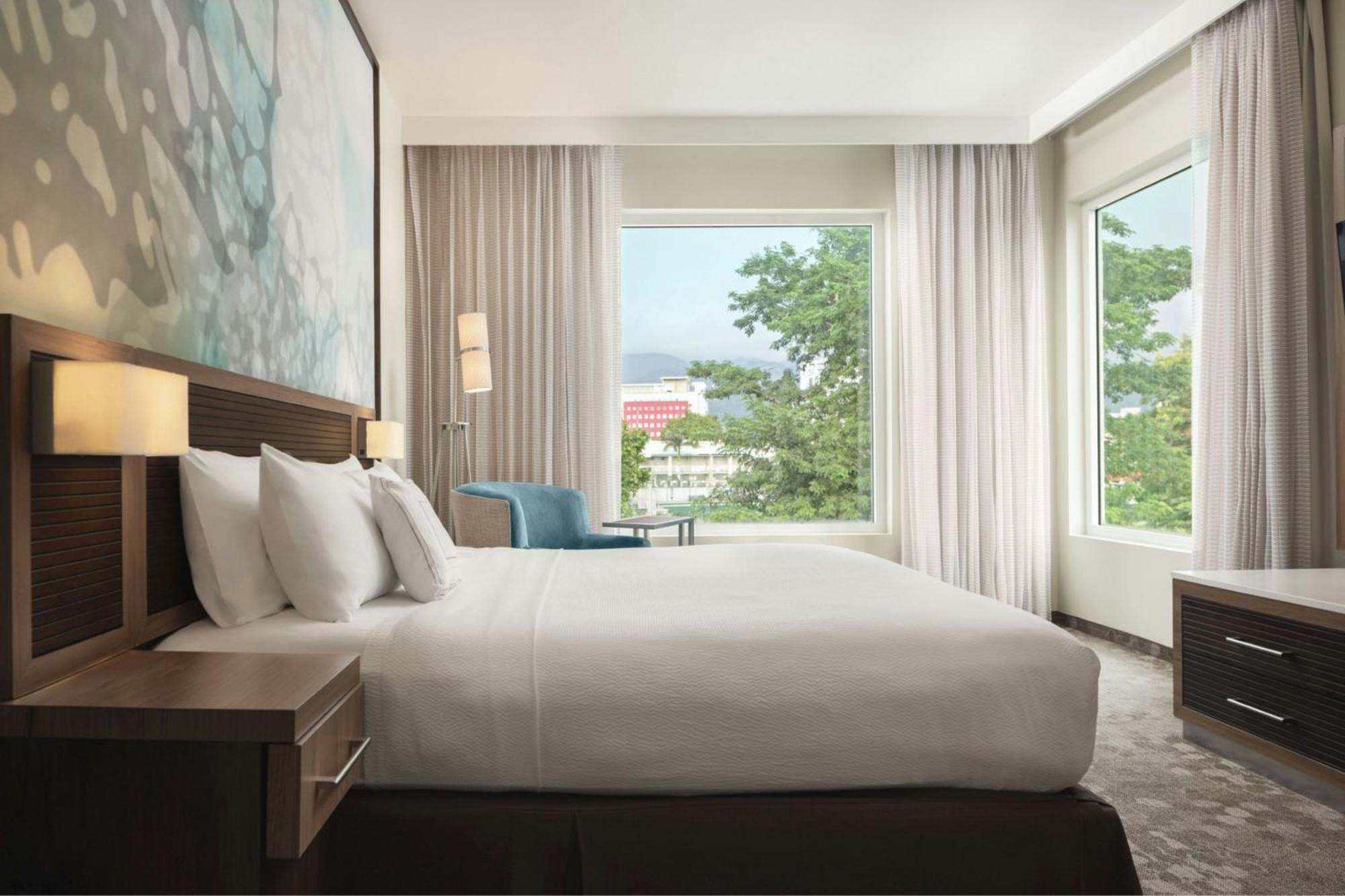 Courtyard By Marriott Kingston, Jamaica Hotel Екстериор снимка